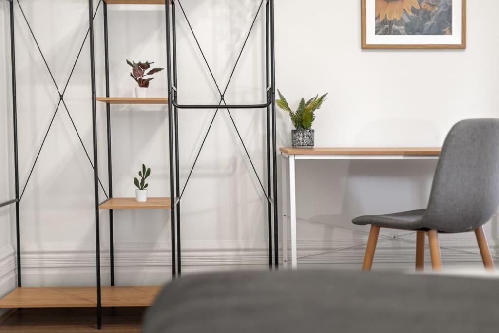 Premier Queen - Private - Prime Spot Sydney