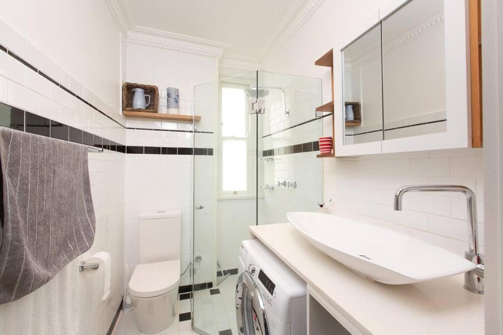 Tranquil 1 Bedroom - Rushcutters Bay Self-catering Sydney