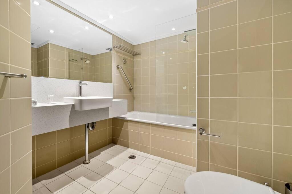 Apartamento Chatswood Hub Self- Catering 815 *