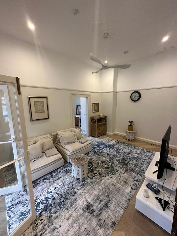 Premium Large With View To The Park Apartment