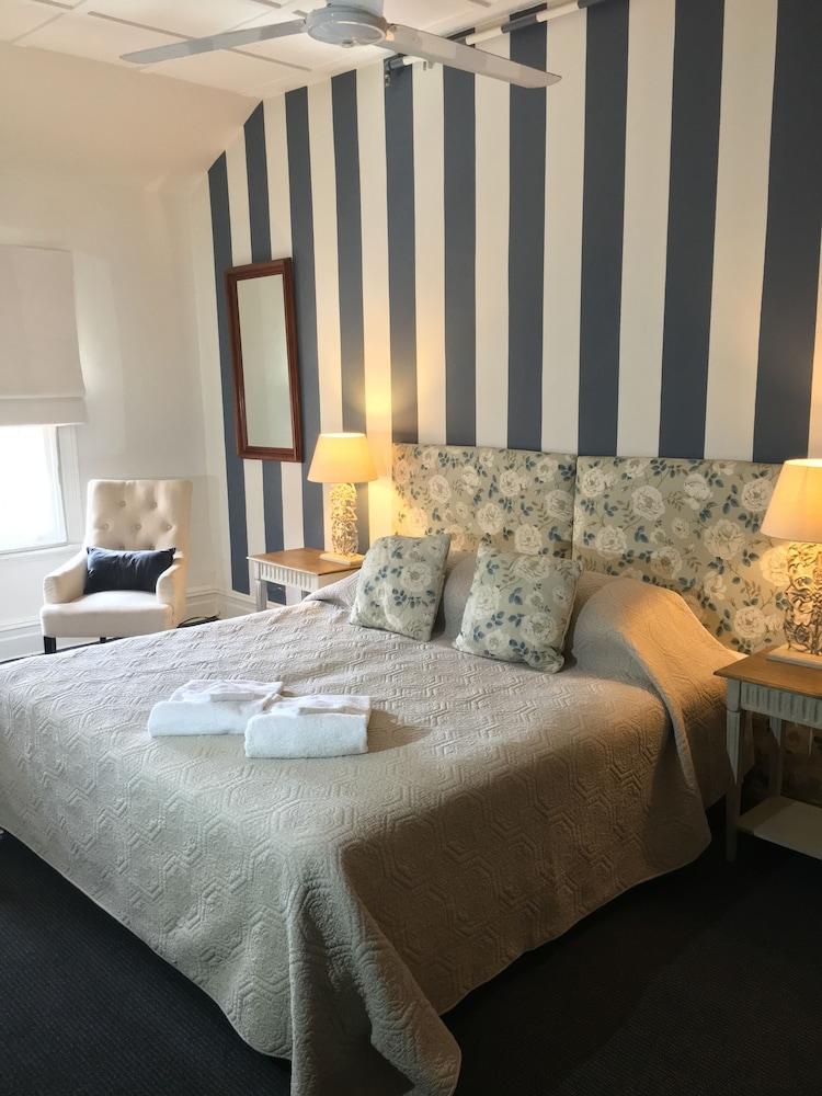 The Russell Boutique 3* Sidney