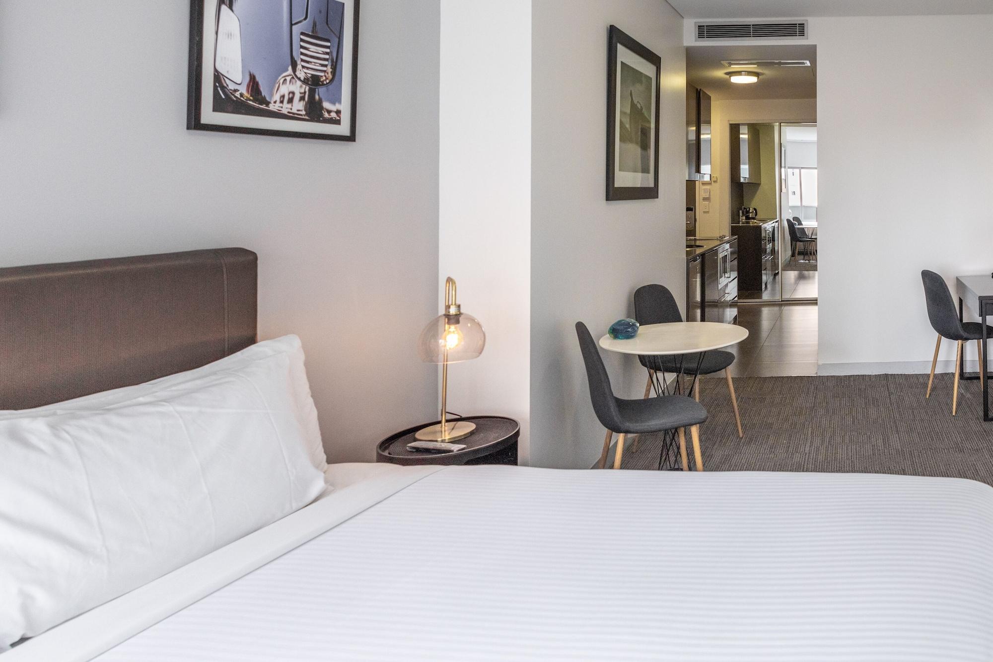 Holiday & Bondi Junction Aparthotel 4*