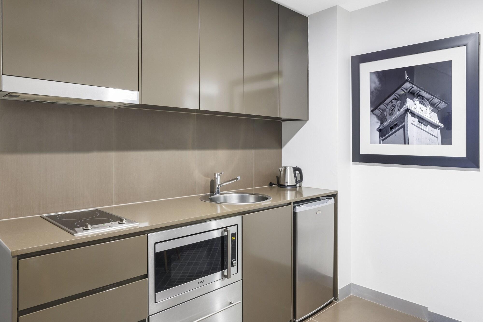 Holiday & Bondi Junction Aparthotel Sydney