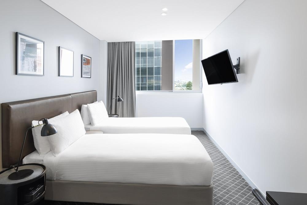 Holiday & Bondi Junction