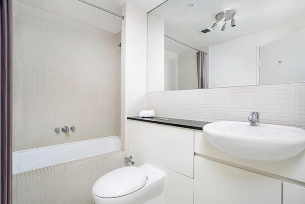 Ax301 - Located In The Heart Of North Apartment *