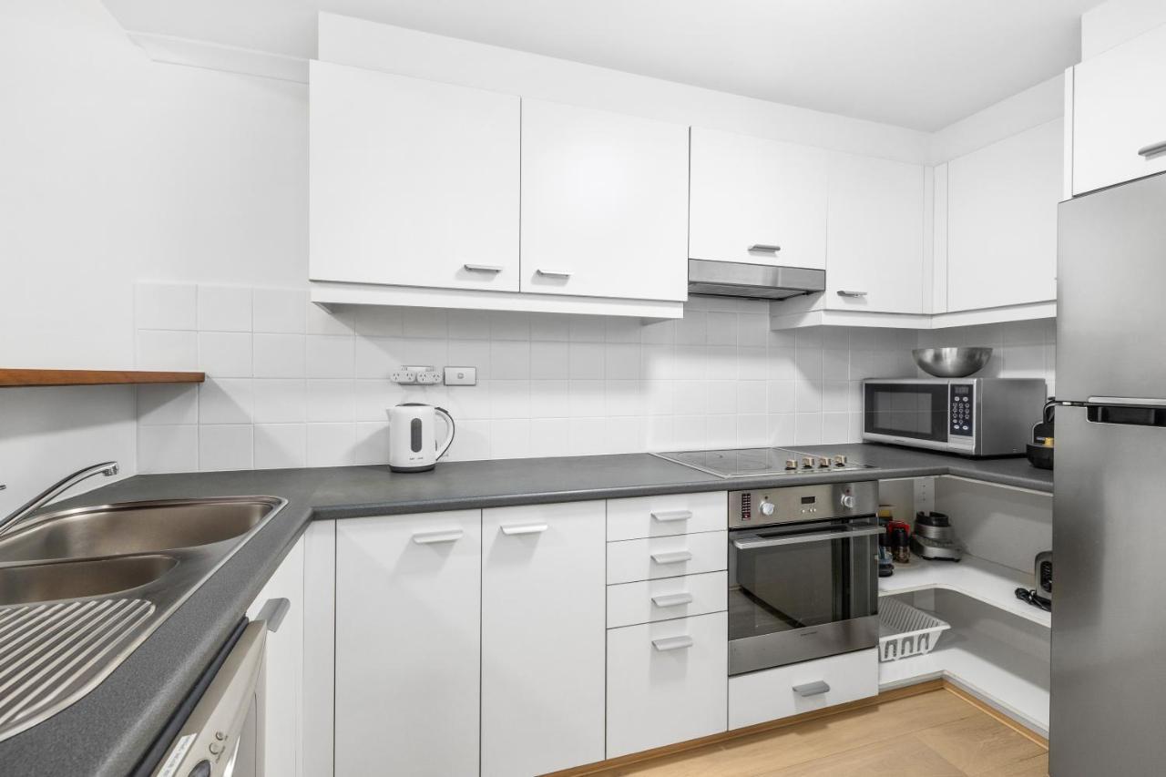 Cleveland 49 Self Catering * Sydney
