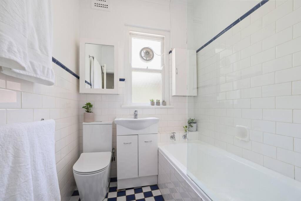 Apartment Spacious Art Deco In The Heart Of Manly