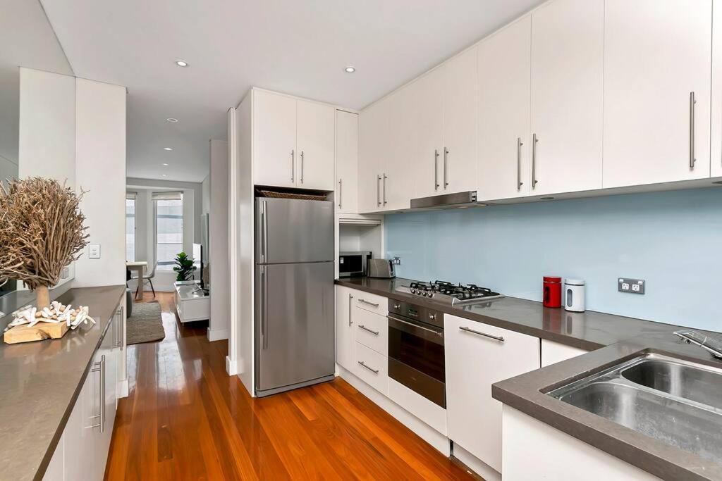 Bb010 - Fantastic Views Overlooking Bondi Apartment *
