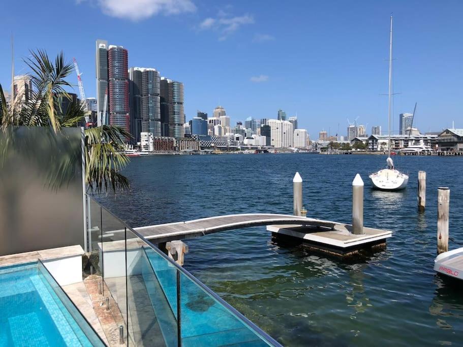 Harbourfront Oasis With Pool, Steps To Vivid And Iconic Sydney Views Bahay bakasyunan Sydney