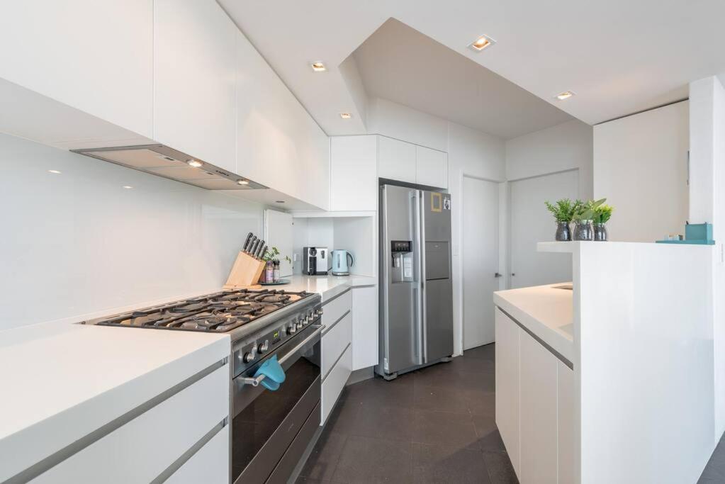 Harbourfront Oasis With Pool, Steps To Vivid And Iconic Sydney Views Bahay bakasyunan *