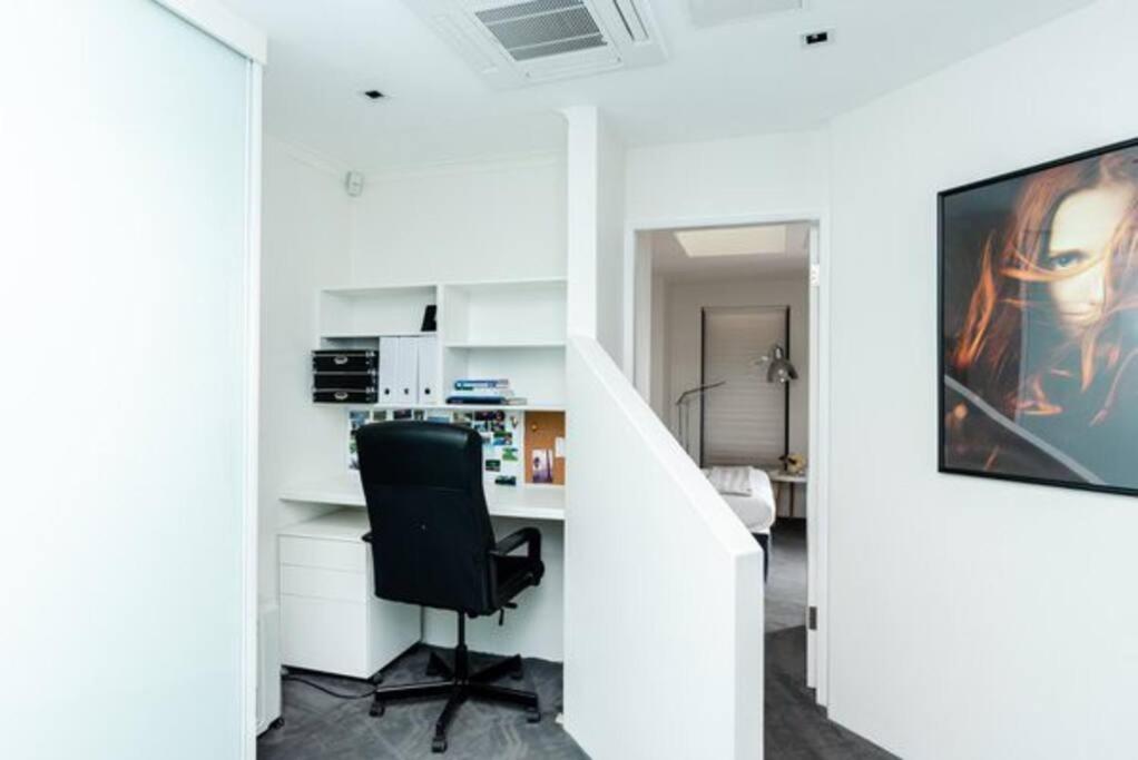 Bahay bakasyunan Harbourfront Oasis With Pool, Steps To Vivid And Iconic Sydney Views *