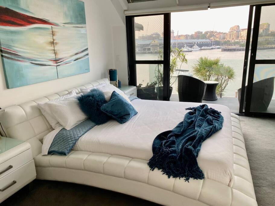 Bahay bakasyunan Harbourfront Oasis With Pool, Steps To Vivid And Iconic Sydney Views
