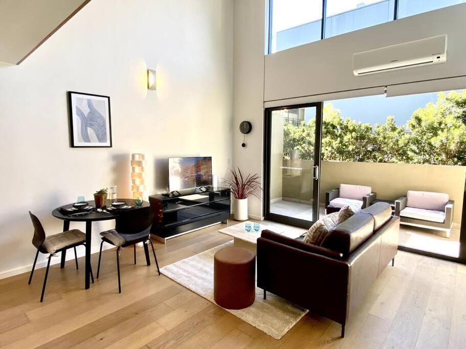 Loft Style 1 Bedroom Apartment