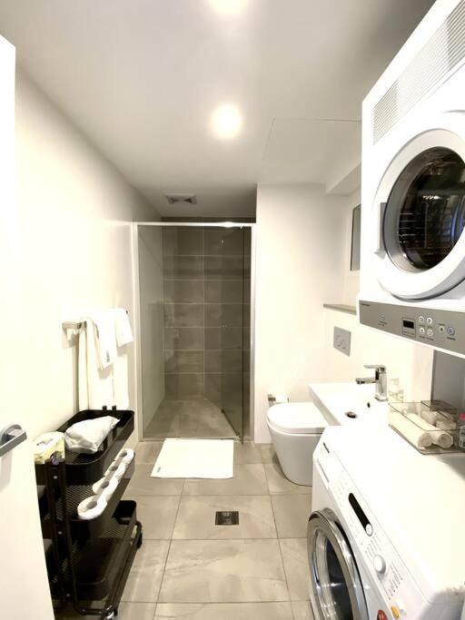 Apartment Loft Style 1 Bedroom *