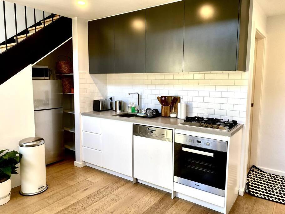 Apartment Loft Style 1 Bedroom *