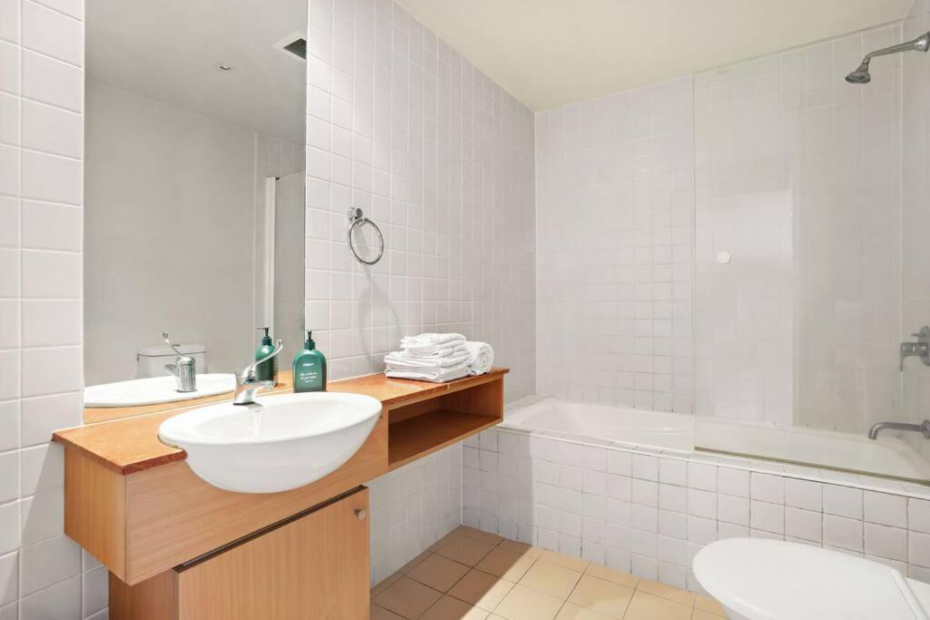 Homebush L Style Two Bedroom * Sydney