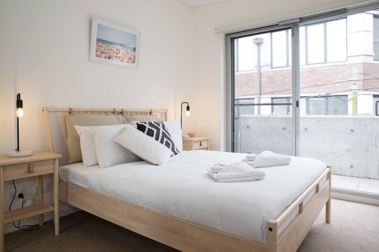 'perfectly Pyrmont' Sun-drenched Nordic Simplicity Apartment *