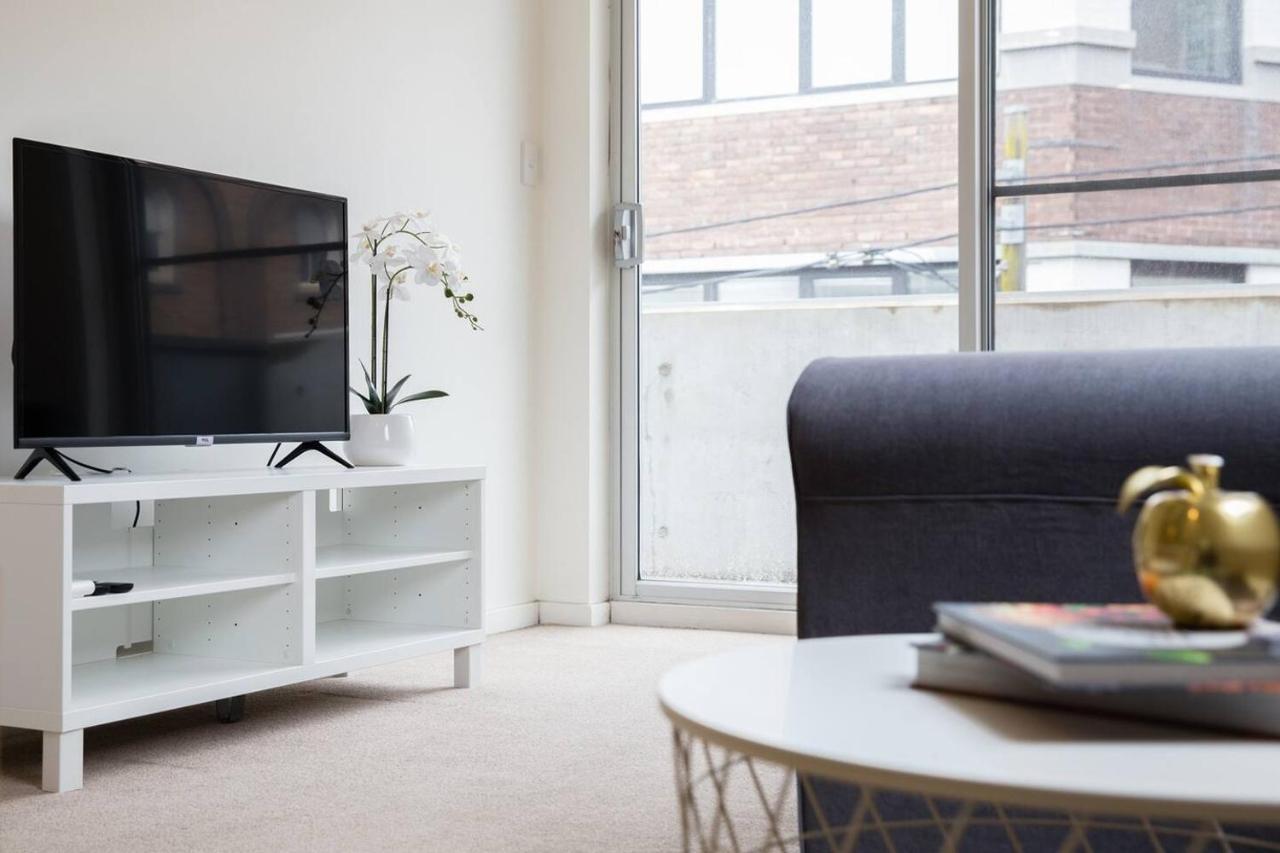 Apartment 'perfectly Pyrmont' Sun-drenched Nordic Simplicity