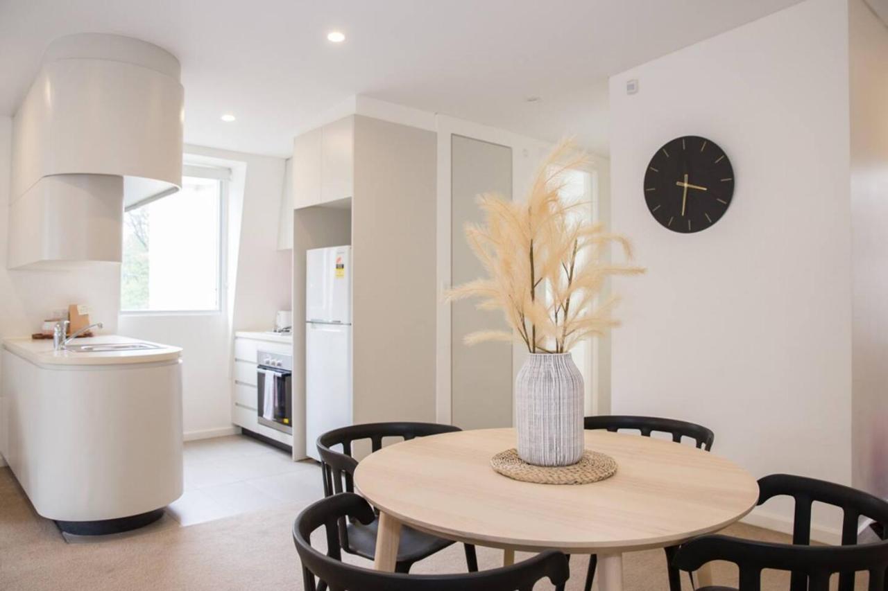 Apartment 'perfectly Pyrmont' Sun-drenched Nordic Simplicity *