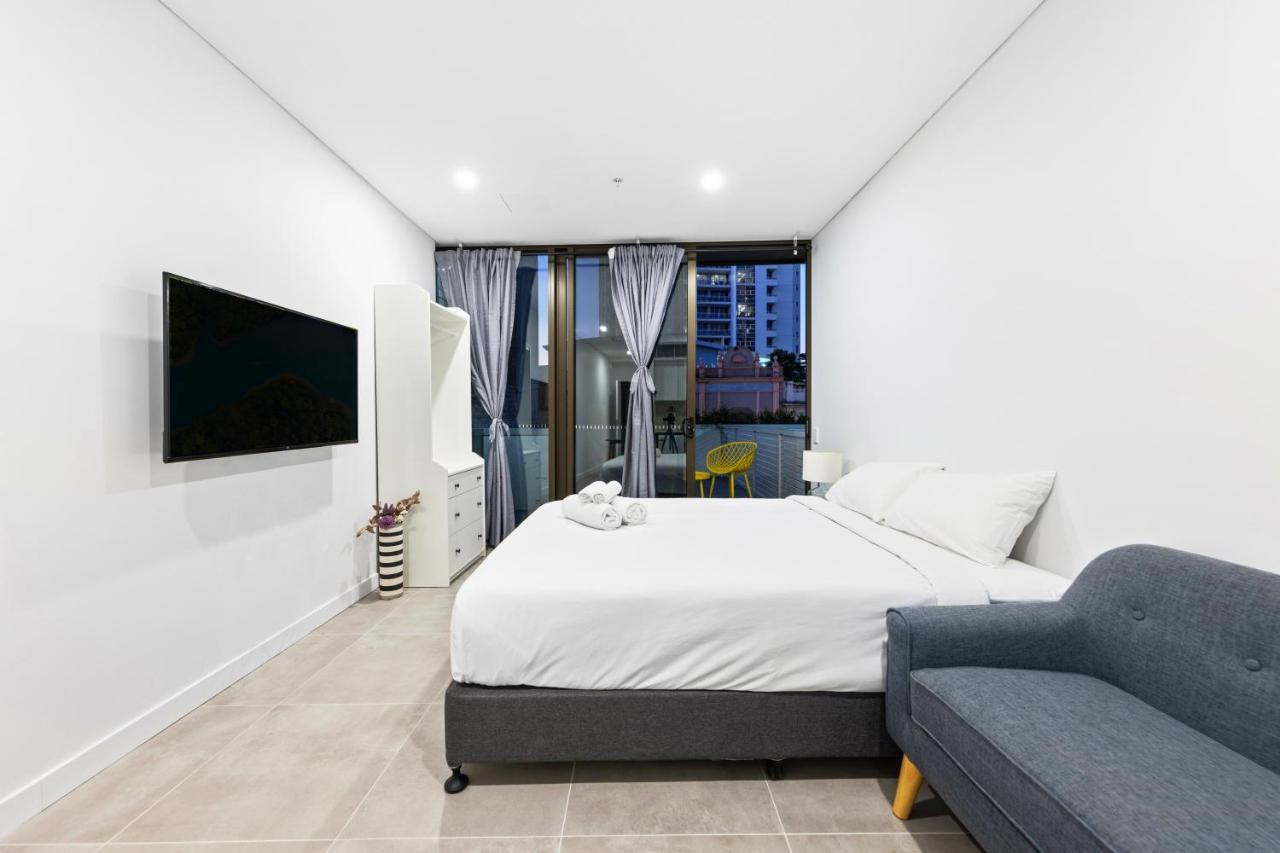Hotel Arthur Bondi Junction No Reception And House Keeping No Sofa Bed *