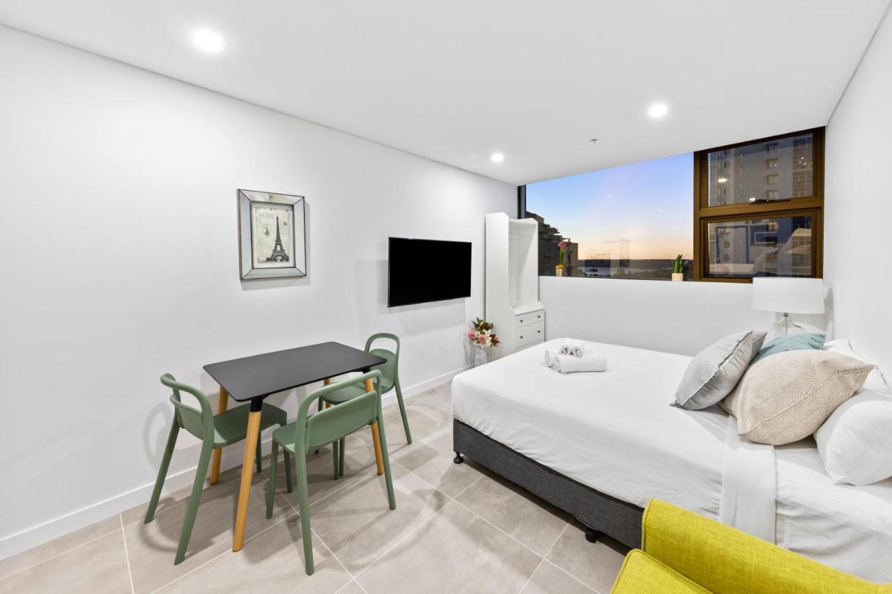 Hotel Arthur Bondi Junction No Reception And House Keeping No Sofa Bed *
