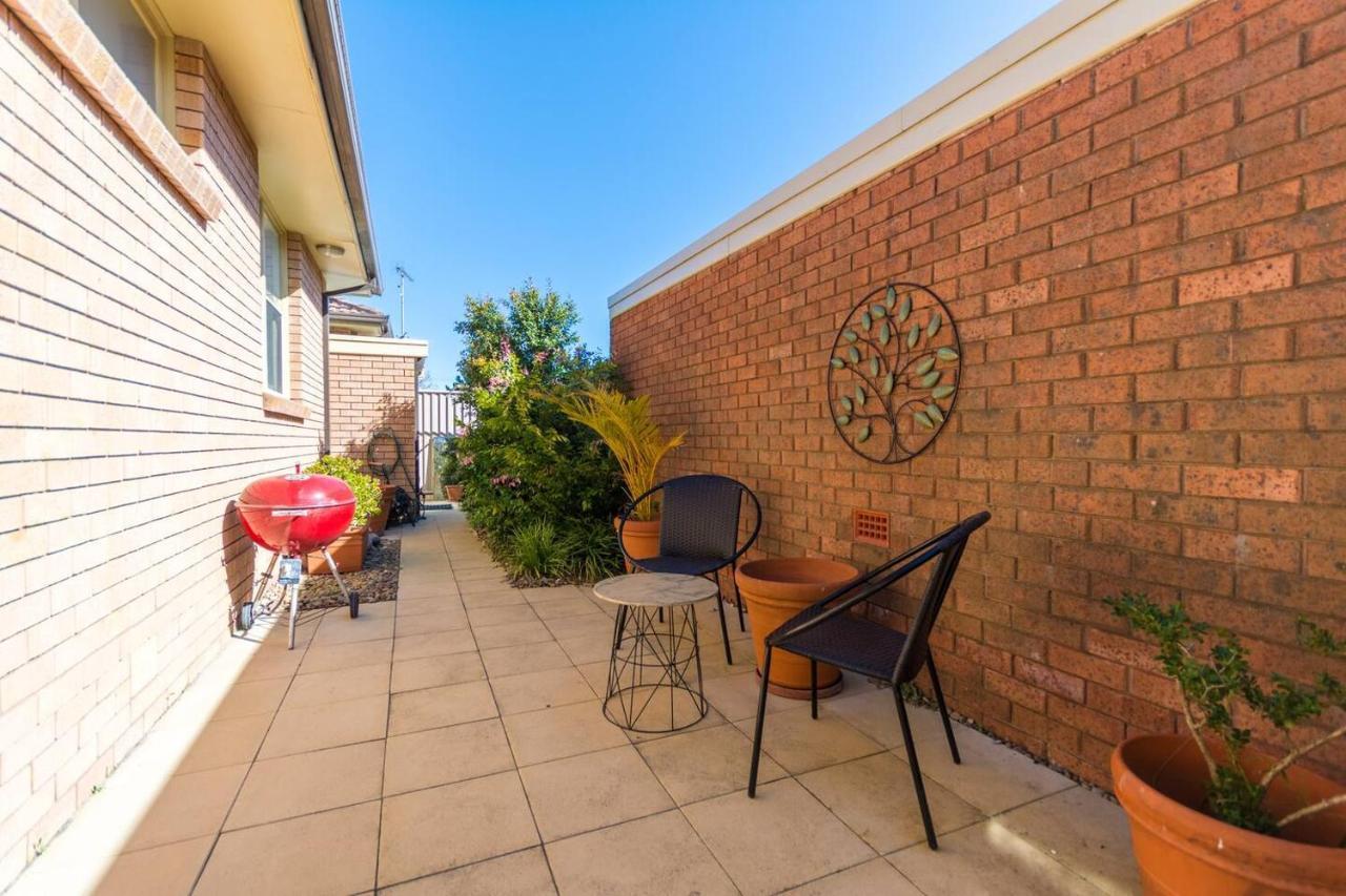 Family With Idyllic Sun-drenched Courtyard * Sydney