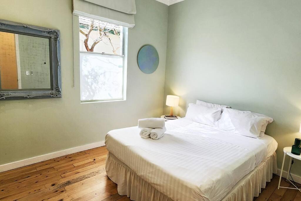 Holiday home Private Bronte Beach House With Ocean Views And Parking