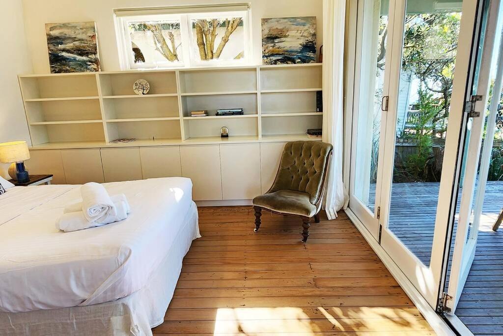 Private Bronte Beach House With Ocean Views And Parking Holiday home