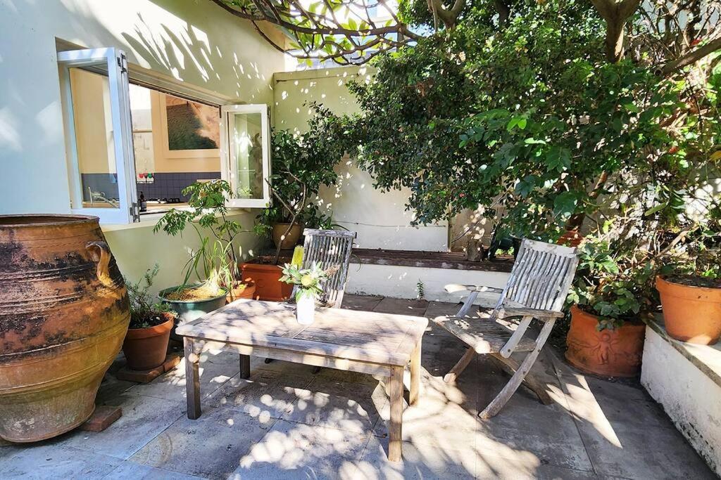 Private Bronte Beach House With Ocean Views And Parking Holiday home *