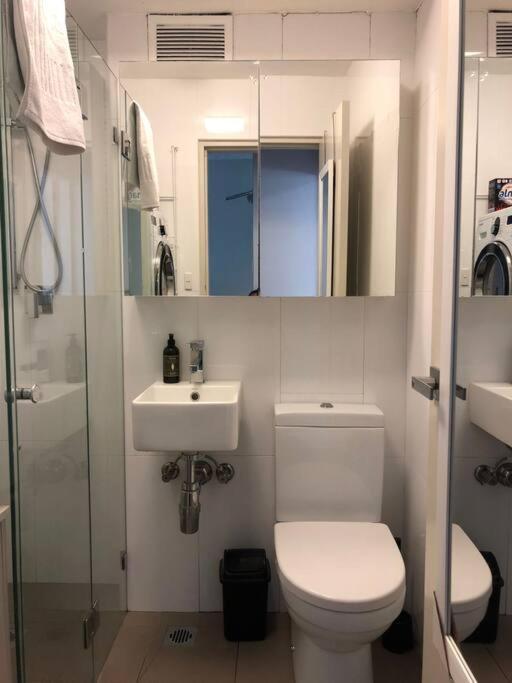 Lovely Refurbished 1 Bed Near Marina + Parking Apartamento