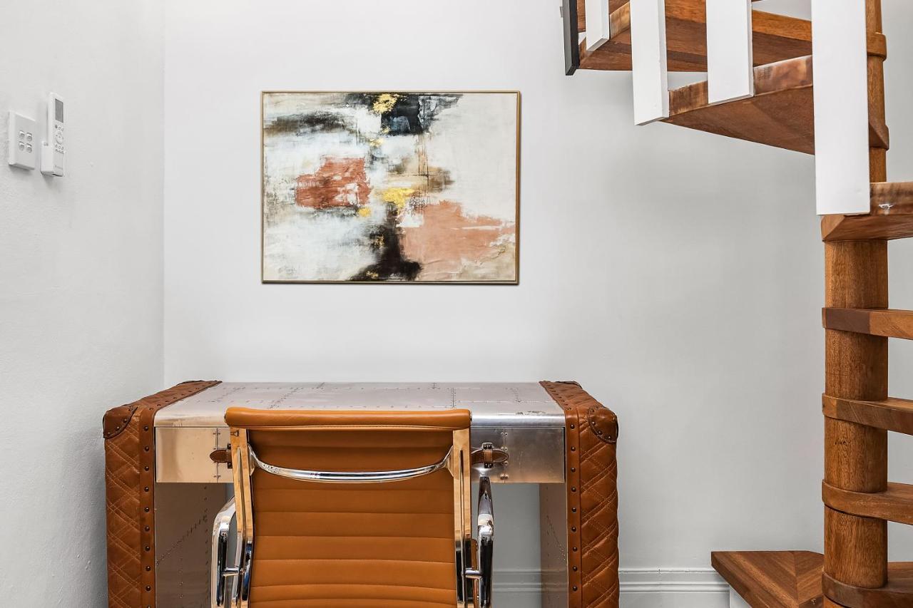 Ultimo L Renovated 2 Bedroom House With Rooftop Balcony