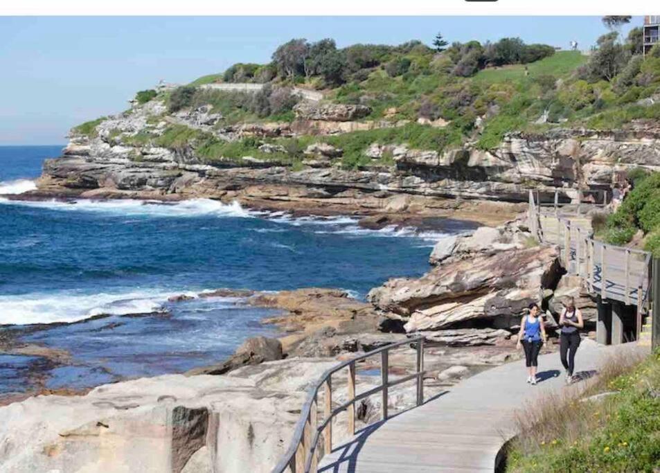 Llbrand New Beachside 2br In Prime Location *