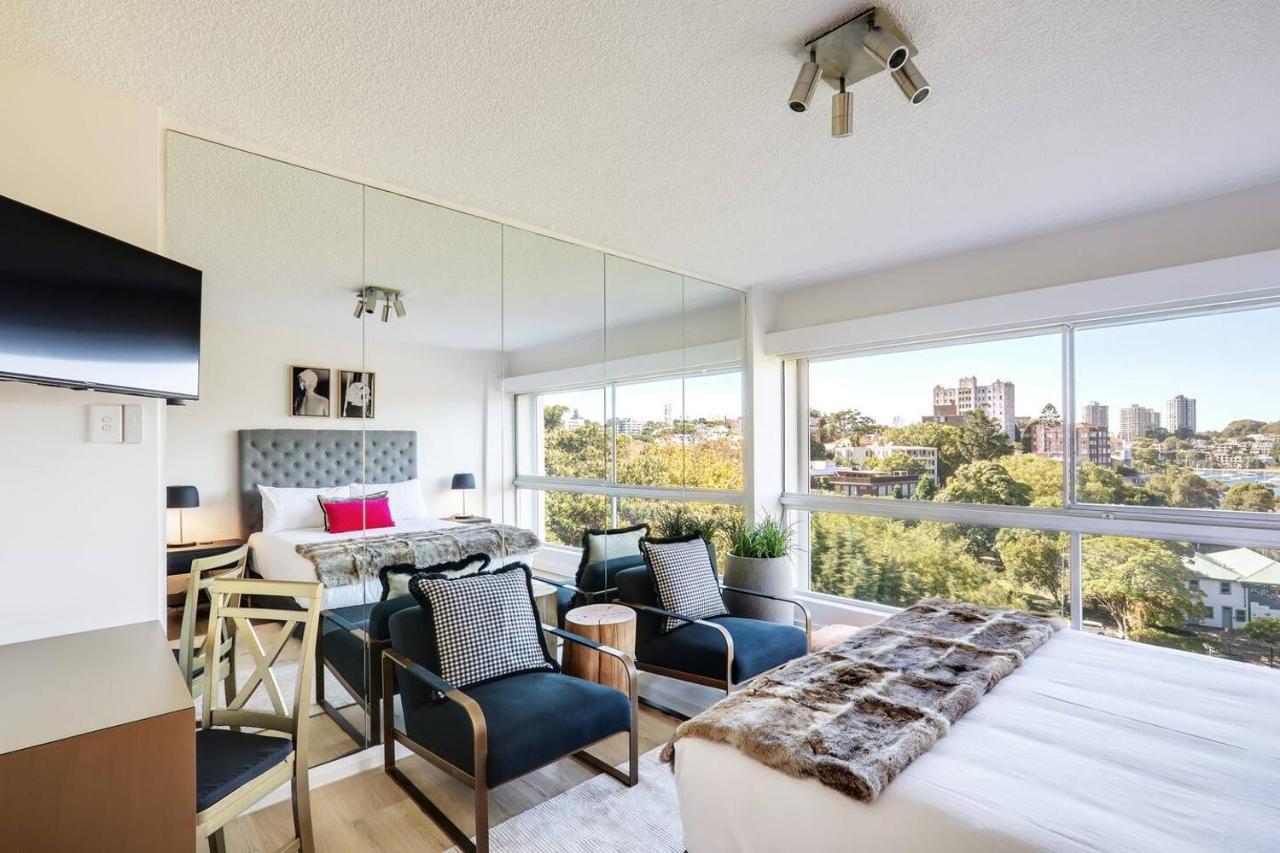 'aquarius Rising' Poolside In Rushcutters Bay Apartment *