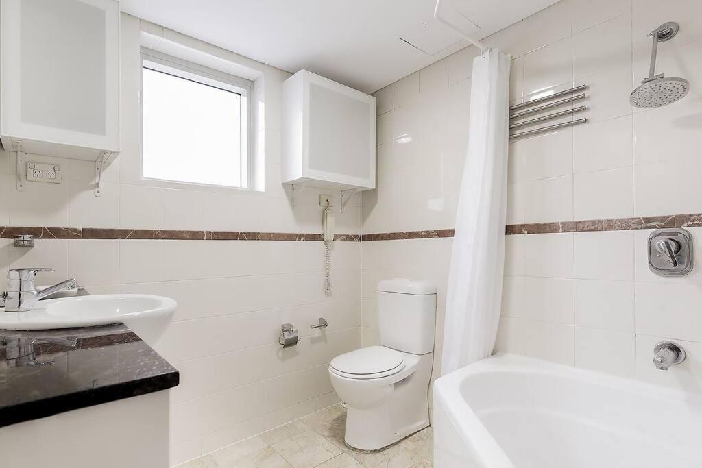 Apartment One Bedroom In Cbd Centre! 1302 Kent Self Catering