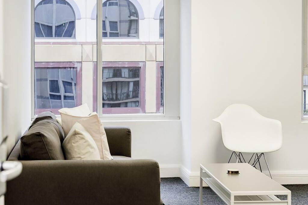 Apartment One Bedroom In Cbd Centre! 1302 Kent Self Catering Sydney