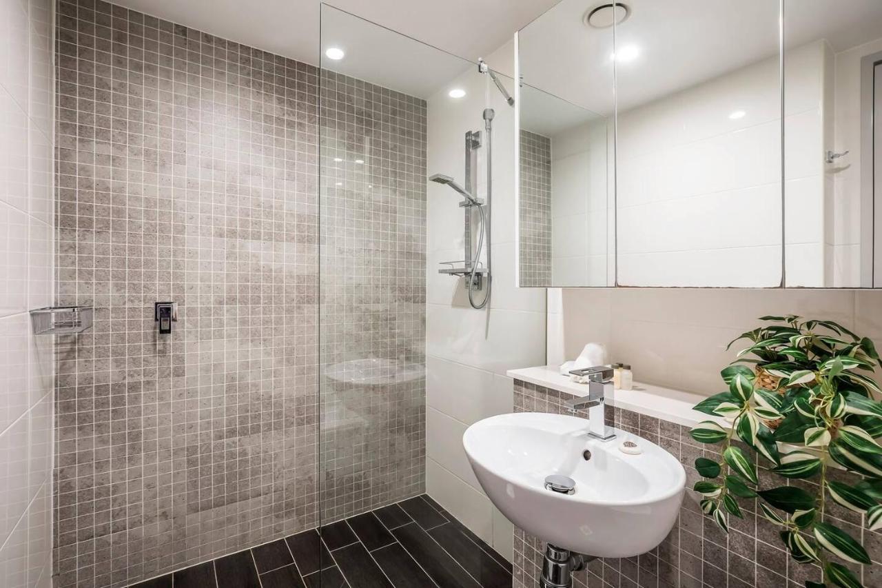 'the Patio' Live Like A Local In Spacious Comfort Apartment