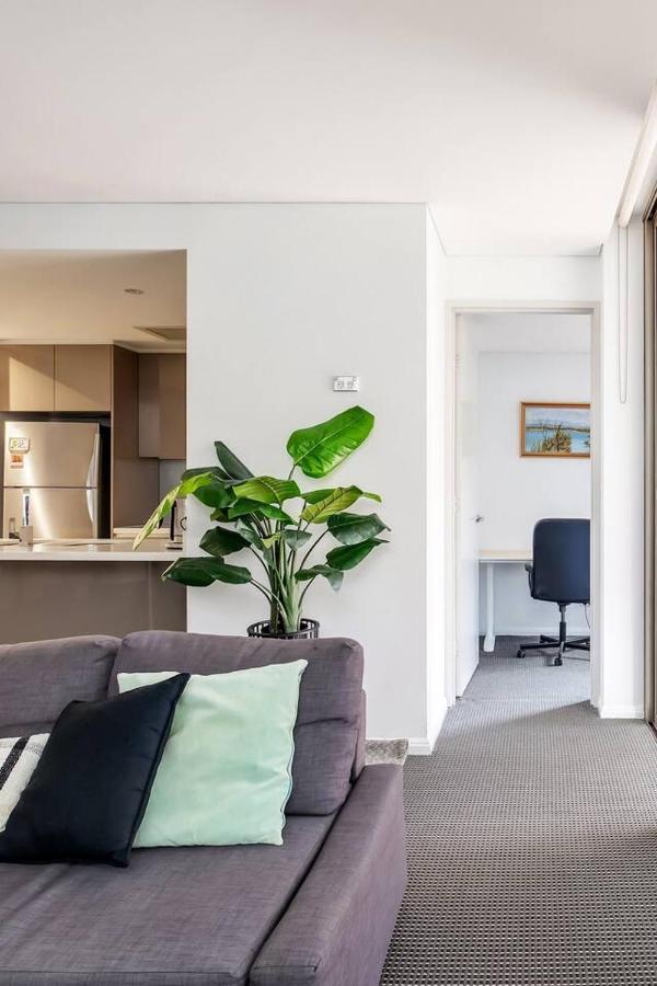 Apartment 'the Patio' Live Like A Local In Spacious Comfort *