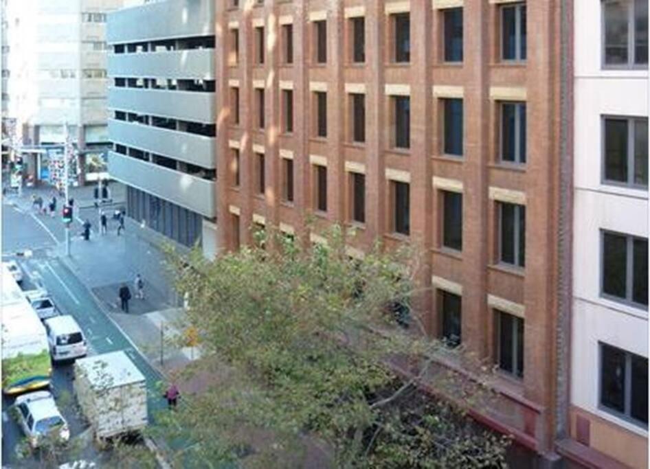 Pi702 - Ideally Located Cbd Apartment *