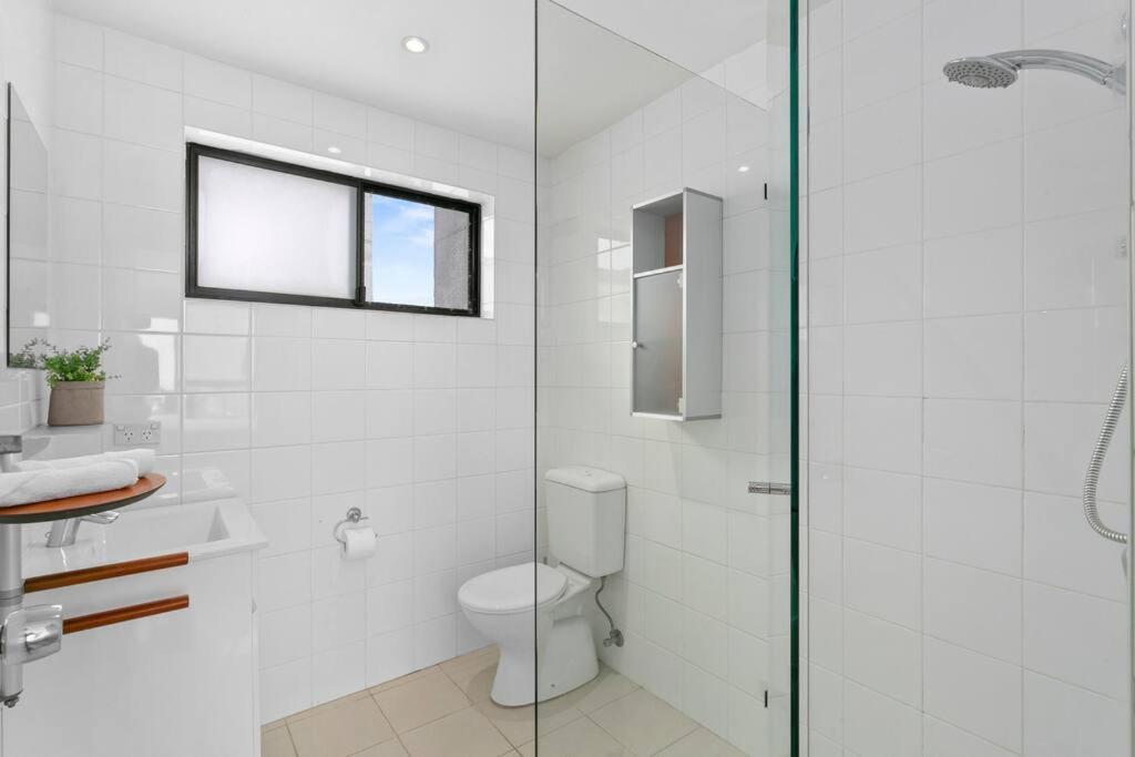 Fantastic Location And Comfort In Crows Nest Sant4 Apartment