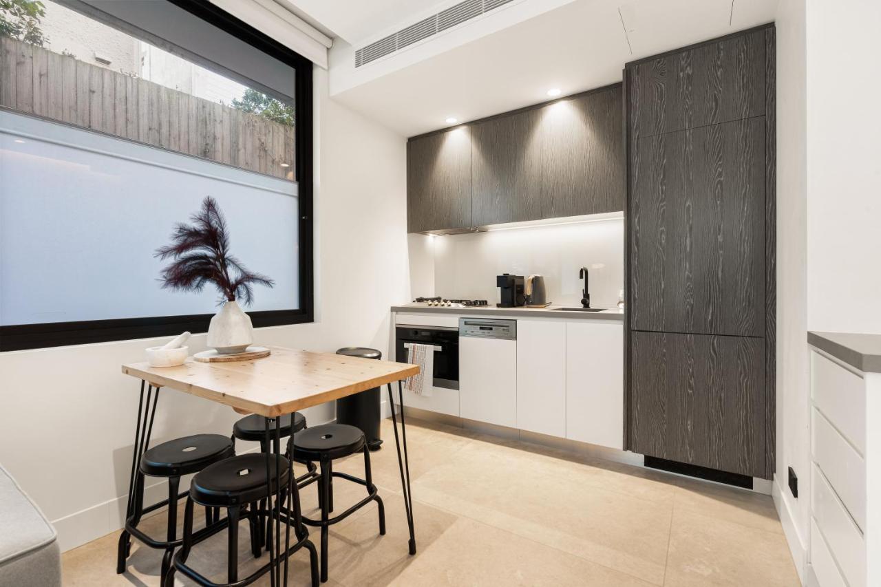 Modern 1br Abode With Courtyard Steps To The Apartment *