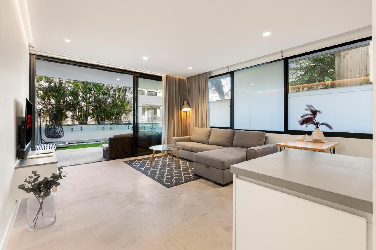 Modern 1br Abode With Courtyard Steps To The Apartment