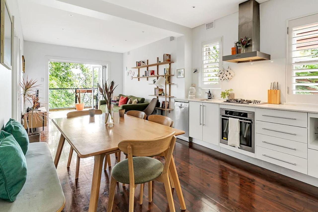 'bronte Beauty' Modern Heritage Style With Balcony * Sydney