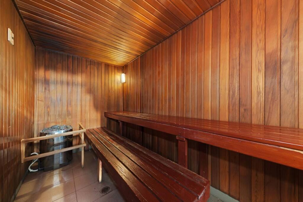 New Comfy Stylish In Rhodes Next To Train N Shopping Center Apartment