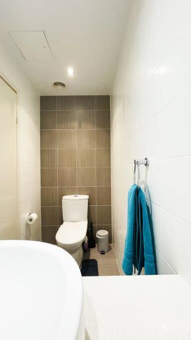 Apartment New Comfy Stylish In Rhodes Next To Train N Shopping Center Sydney