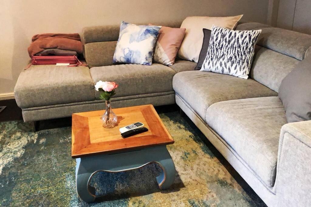 New Comfy Stylish In Rhodes Next To Train N Shopping Center Apartment Sydney
