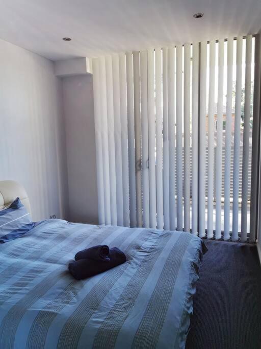 New Comfy Stylish In Rhodes Next To Train N Shopping Center Apartment Sydney