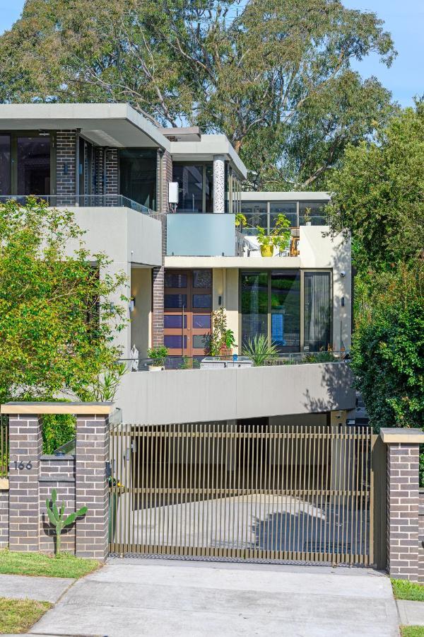 Villa Putney Brand New Luxury House Pool & Waterview