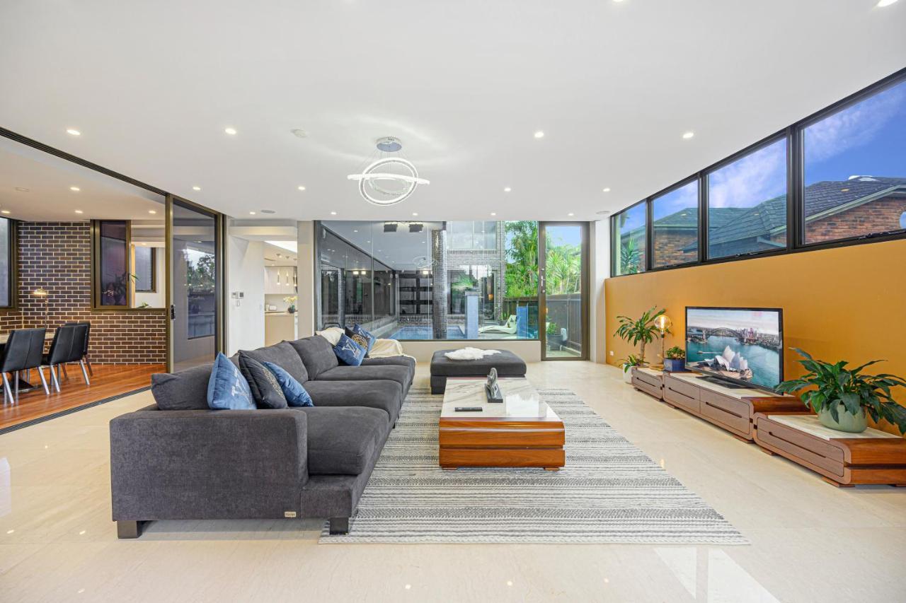 Putney Brand New Luxury House Pool & Waterview Villa