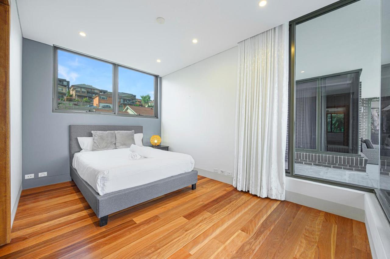 Villa Putney Brand New Luxury House Pool & Waterview Sydney