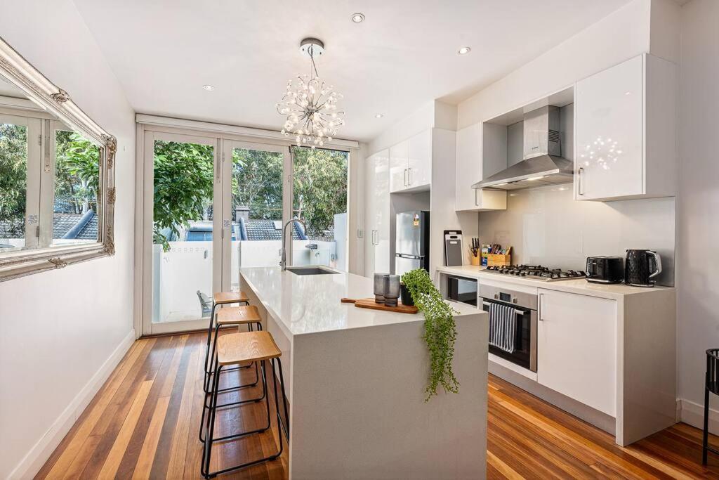 Bahay bakasyunan Cbd Chic 3 Bedroom - Walk To Darling Harbour & Fish Market. *